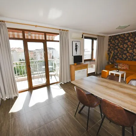 Sunwave Saint Apartment *