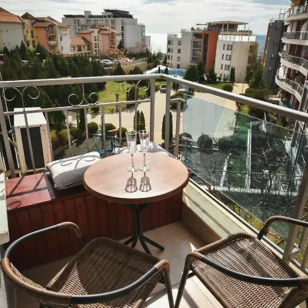 Sunwave Saint Apartment *